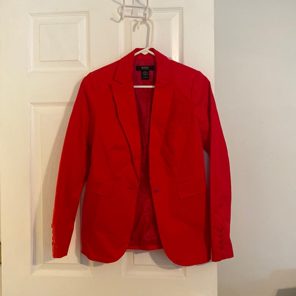 Body by Victoria, size 4, red blazer